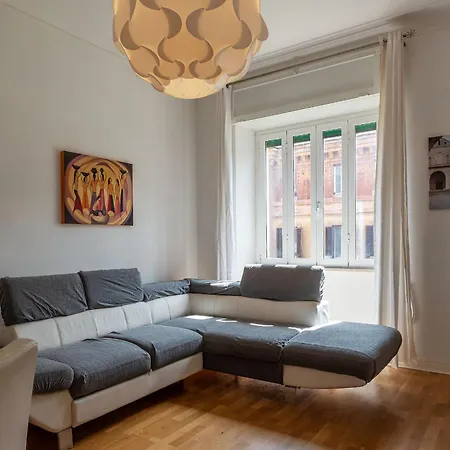 Guesthost - Bright Flat In Lungotevere Flaminio *
